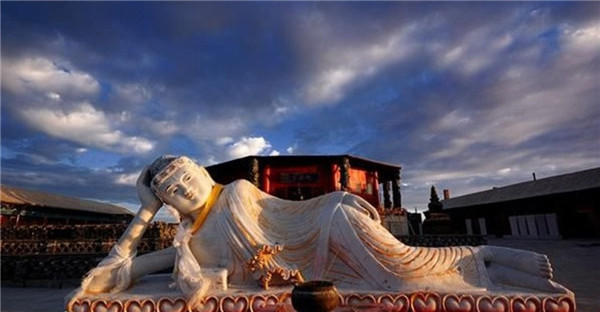 望海寺，是山西省五台山东台顶上的寺庙